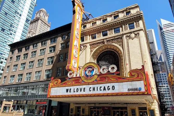 Chicago City Minibus Tour - Buckingham Fountain changes with the season