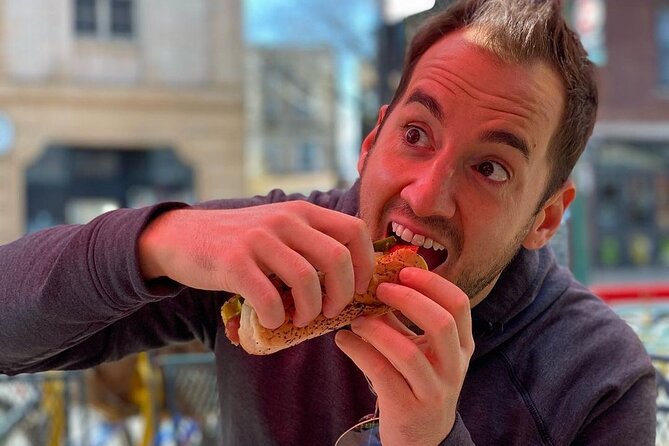 Chicago Favorites Ultimate Food and Walking Tour - Lou Malnati’s and Gino’s East set the tone