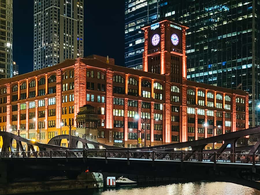 Chicago: Fireworks Cruise with Lake or River Viewing Options - Heading onto Lake Michigan