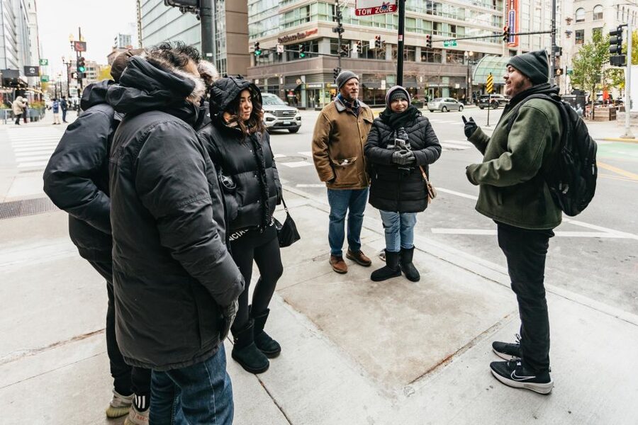 Chicago: Gangsters and Ghosts Guided Walking Tour - Cloud Gate and the Art Institute connection