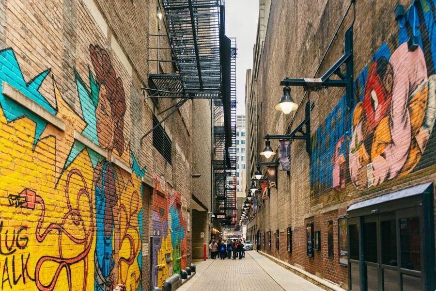 Chicago: Gangsters and Ghosts Guided Walking Tour - The Congress Hotel and its 12th-floor stories