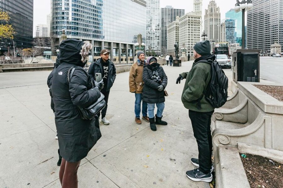 Chicago: Gangsters and Ghosts Guided Walking Tour - The guide makes or breaks the experience