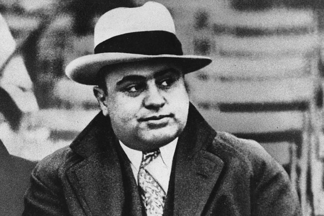 Chicago: Gangsters and Ghosts Walking Tour - The Palmer House lobby and its ghost stories
