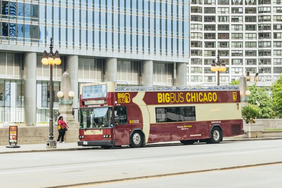 Chicago: Hop-on Hop-off Sightseeing Tour by Open-top Bus - Museum Campus, Adler Planetarium, and the lakefront view
