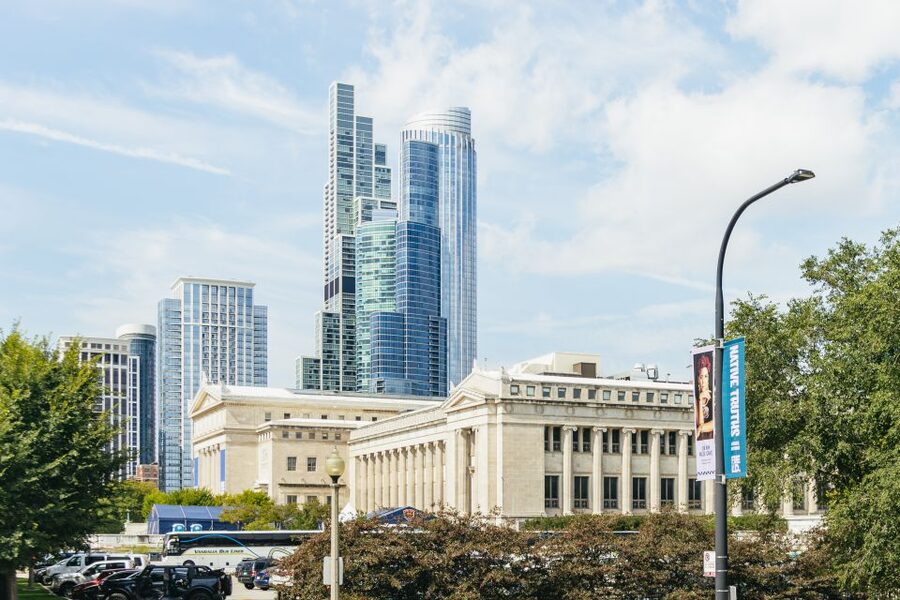 Chicago: Hop-on Hop-off Sightseeing Tour by Open-top Bus - The Sheraton, Water Tower, and Magnificent Mile