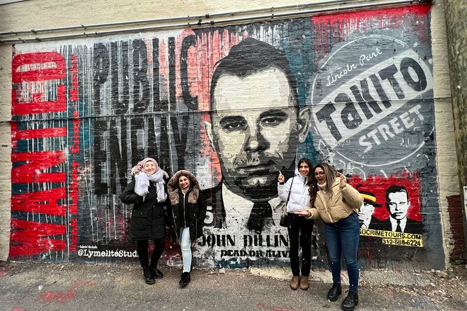 Chicago Night Crimes Tour by Bus - Why the live guide matters