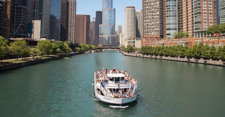 Chicago River: 1.5-Hour Guided Architecture Cruise - Why this cruise is such a good introduction to Chicago