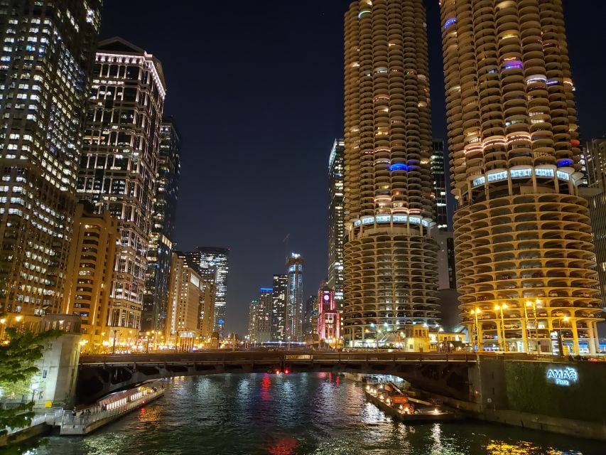 Chicago River: 1.5-Hour Guided Architecture Cruise - Tribune Tower, Aon Center, and the changing skyline