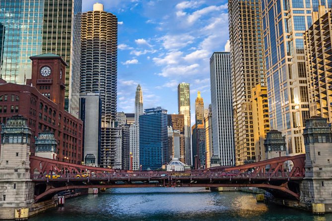 Chicago River Architecture Tour with Small Boat Upgrade Option - Why Chicago architecture makes sense from a boat