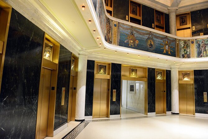 Chicago's Secret Interiors Architectural Walking Tour - The Financial Canyon around La Salle Street