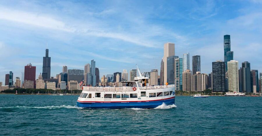 Chicago: Shoreline Lake Michigan Skyline Cruise - The Boat Ride: Thirty Minutes of Open Water and City Views