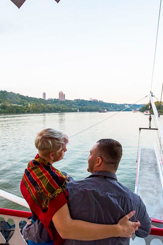 Cincinnati: Riverboat Cruise with Lunch and Entertainment - Boarding beside Newport Aquarium