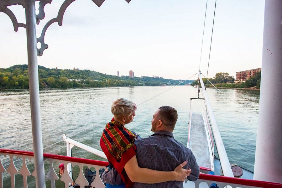 Cincinnati: Riverboat Cruise with Lunch and Entertainment - Practical tips for a better afternoon