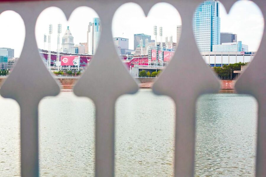 Cincinnati: Sunset Sightseeing Cruise on the Ohio River - From Newport Landing to the Ohio River
