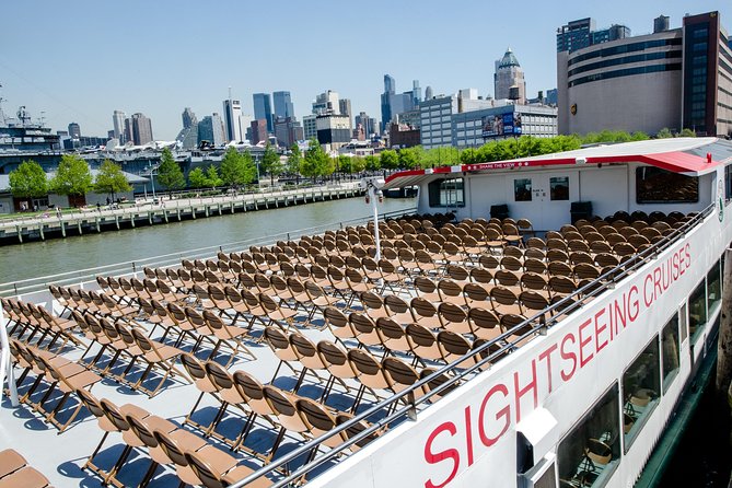 Circle Line: 2.5hr - Complete Manhattan Island Cruise - Standard seating, premium seating, and onboard comfort