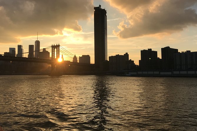 Circle Line: 2hr - New York City Harbor Lights Cruise - Starting at Pier 83 in Midtown Manhattan