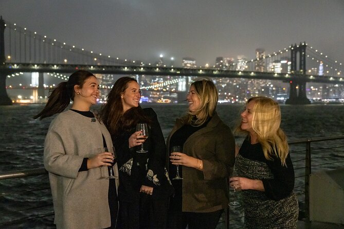 City Cruises New York: Signature Dinner Cruise - What the 2.5-hour New York evening looks like