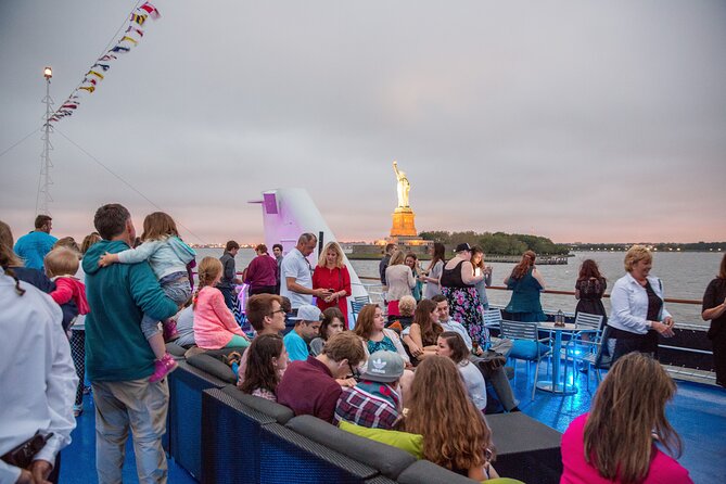 City Cruises New York: Signature Dinner Cruise - The buffet dinner: plenty of food, uneven expectations