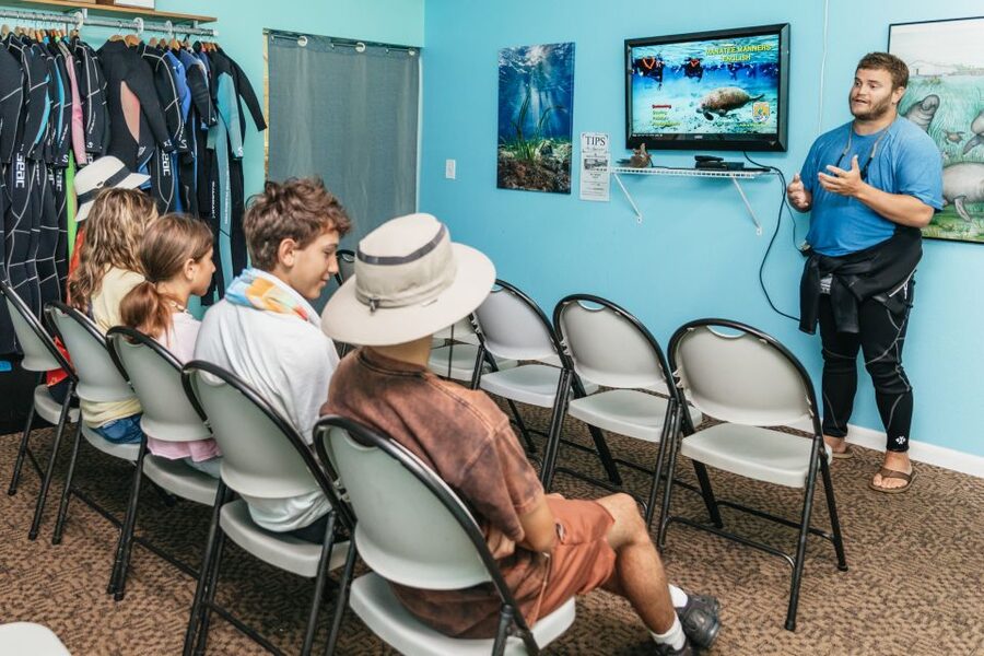 Crystal River: Manatee Snorkel Tour w/ In-Water Photographer - Families, children, and swimming ability