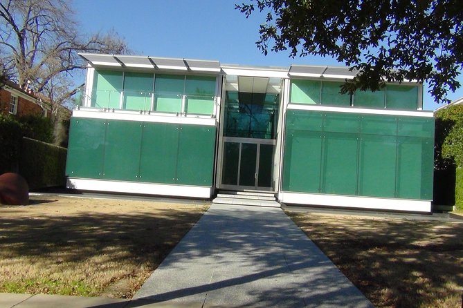 Dallas sightseeing tour - Pioneer Plaza and the cattle-drive image