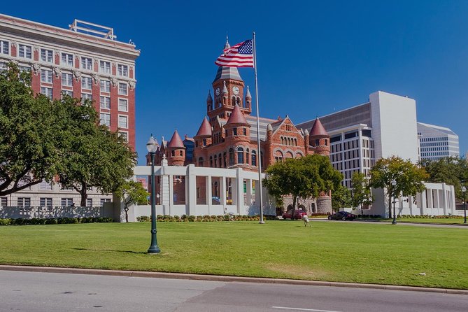 Dallas sightseeing tour - Starting at Founders Plaza in the old center