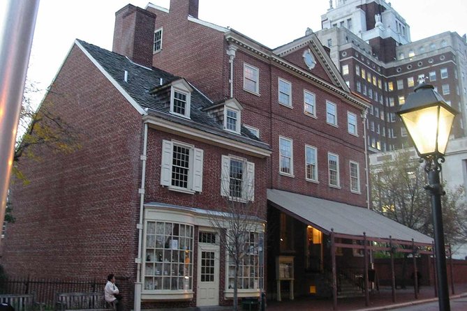Dark Philly Adult Night Tour - Grave Robbery, Medical Students, and Yellow Fever