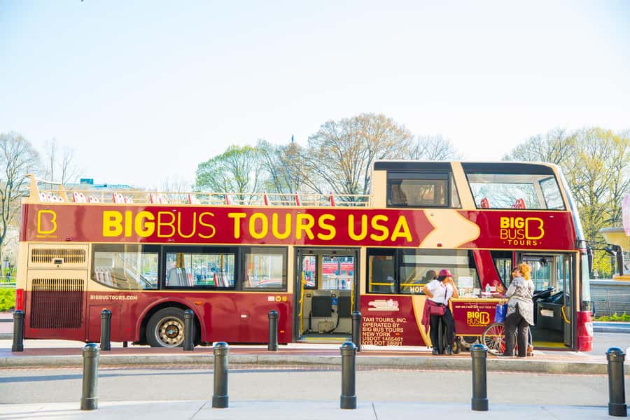 DC: Hop-on Hop-off Tour by Open-top Bus with 17 Stops - How to plan a one-day visit