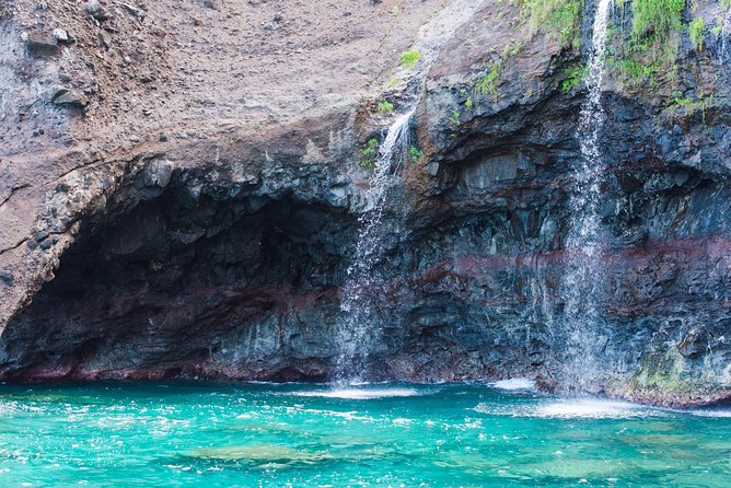Deluxe Na Pali Morning Snorkel Tour on the Lucky Lady - Cruising past waterfalls, valleys, and sea caves