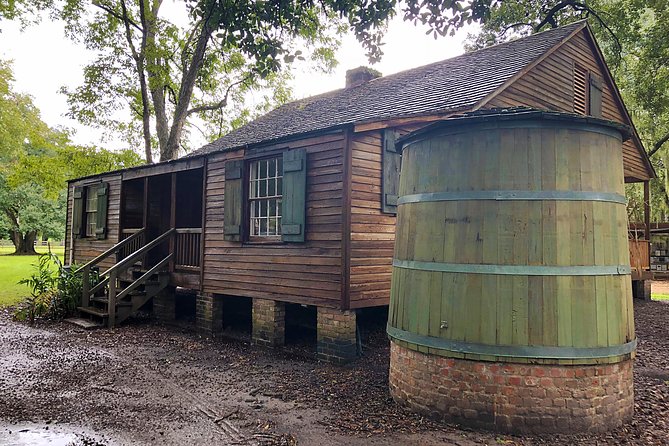 Destrehan Plantation Tour - Slave cabin, kitchen, washroom, and other buildings