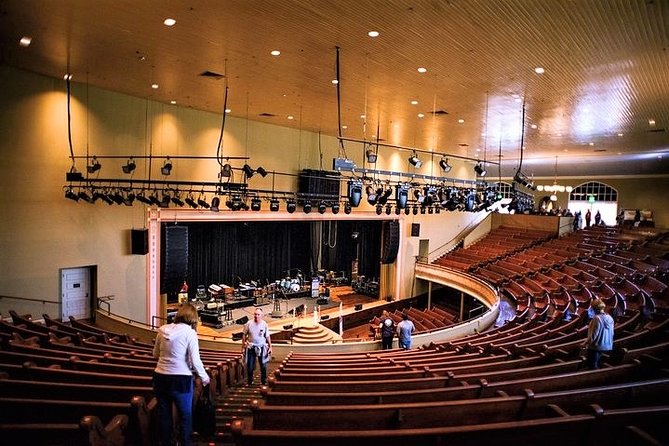 Discover Nashville City Tour with Entry to Ryman & Country Music Hall of Fame - Guides make or break the experience
