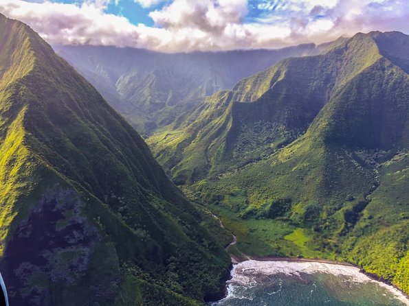 Doors Off West Maui and Molokai 45 minute Helicopter Tour - What $388.67 buys you, and when it feels worthwhile