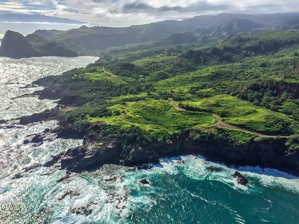 Doors Off West Maui and Molokai 45 minute Helicopter Tour - How the pilots shape the experience
