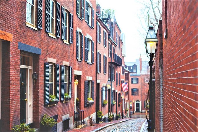 Downtown Freedom Trail, Beacon Hill & Back Bay Walking Tour - Commonwealth Avenue and Newbury Street in Back Bay