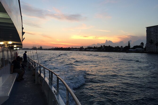 Drift Fishing Trip off the Coast of Fort Lauderdale - How the crew helps beginners