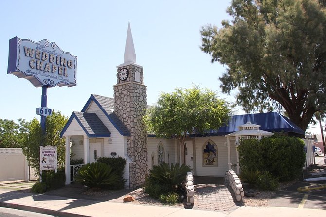 Elvis Themed Wedding or Vow Renewal at Graceland Wedding Chapel - The real price of the experience