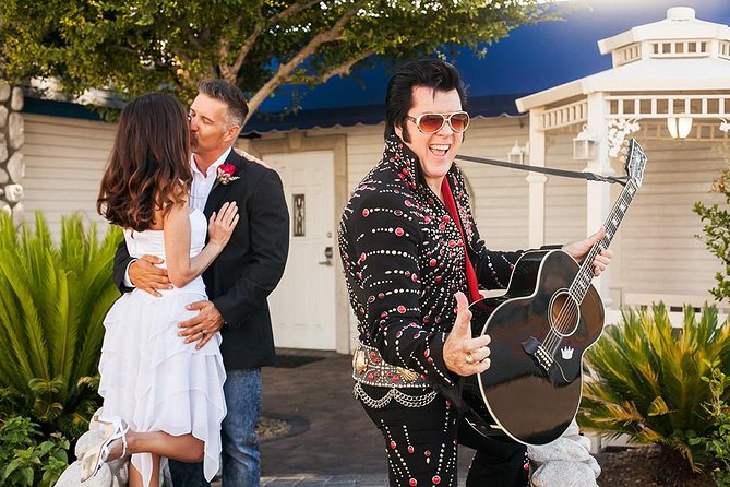 Elvis Themed Wedding or Vow Renewal at Graceland Wedding Chapel - The limousine pickup sets the mood