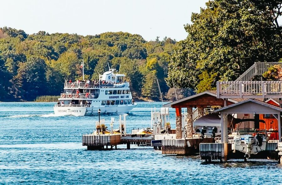 From Ivy Lea: 1000 Islands Boldt Castle Scenic Cruise - What the boat is like during the hour