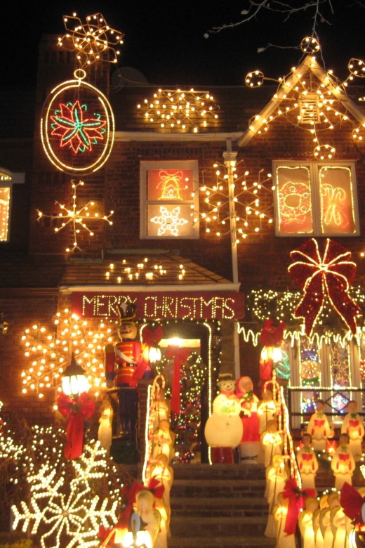 From Manhattan: 4-Hour Brooklyn Christmas Magic Tour - The ride through Manhattan before the lights