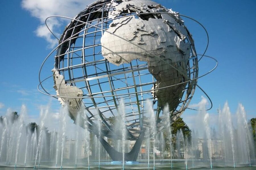 From Manhattan: 5-Hour Bronx, Queens, and Brooklyn Bus Tour - Key points at a glance