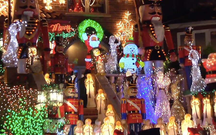 From Manhattan: Dyker Heights Lights & Skyline Tour - Bay Ridge: the warm-up before Dyker Heights