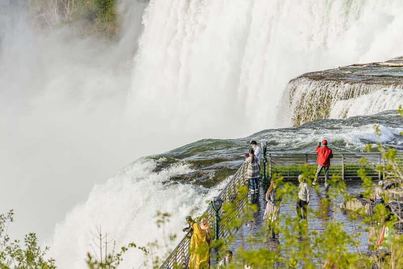 From New York City: Niagara Falls One Day Tour - Seven hours from Manhattan to the falls