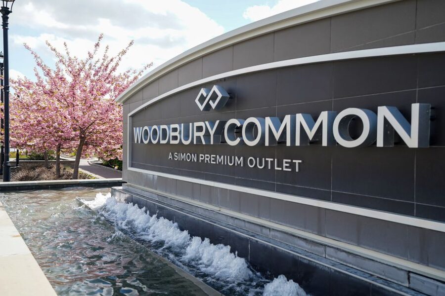 From NYC: Woodbury Common Premium Outlets Shopping Tour - Lunch, coffee, and a place to rest