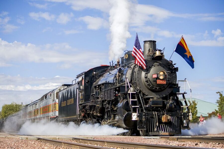 From Williams: Grand Canyon Railway Round-Trip Train Ticket - Starting the day in Williams