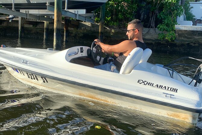 Ft. Lauderdale Mini Powerboat Rental. Canal, Yacht, Mansion Tour - Why one hour works, and where it feels limited