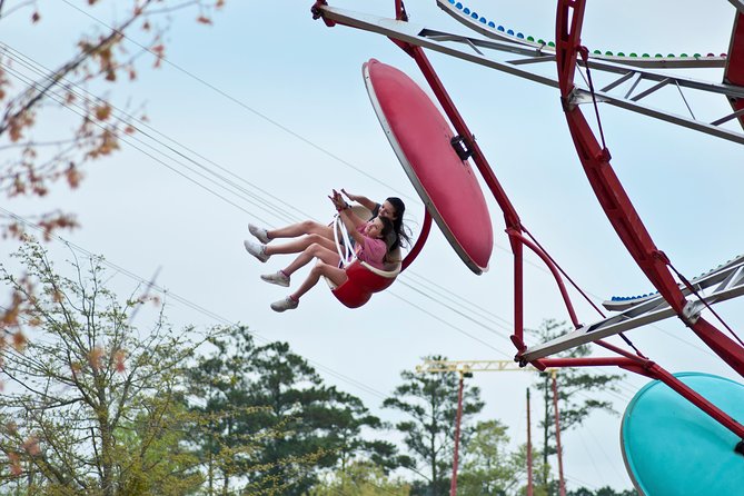 Fun Spot America Atlanta - Mini golf gives the day a slower rhythm
