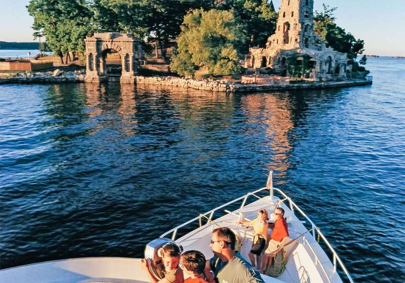 Gananoque: 1000 Islands Cruise & Optional Boldt Castle Entry - Customs, passports, and phone charges