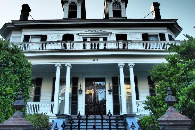 Garden District Home and History Walking Tour - Pace, shade, and the practical side of walking