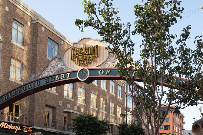 Gaslamp Quarter Food and Drink Tour: Brothels, Bites & Booze - Walking into San Diego’s old entertainment district