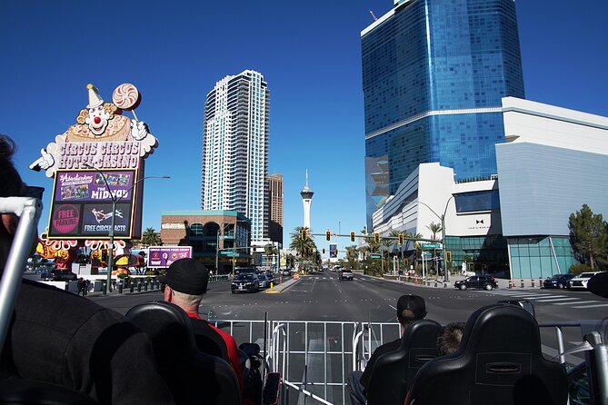 Giant Shopping Cart Limo Ride in Las Vegas - The Venetian closes with a grand finish