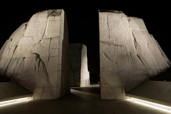 Guided African American History Tour with Reserved Museum Entry - Lincoln Park and the stories behind two monuments